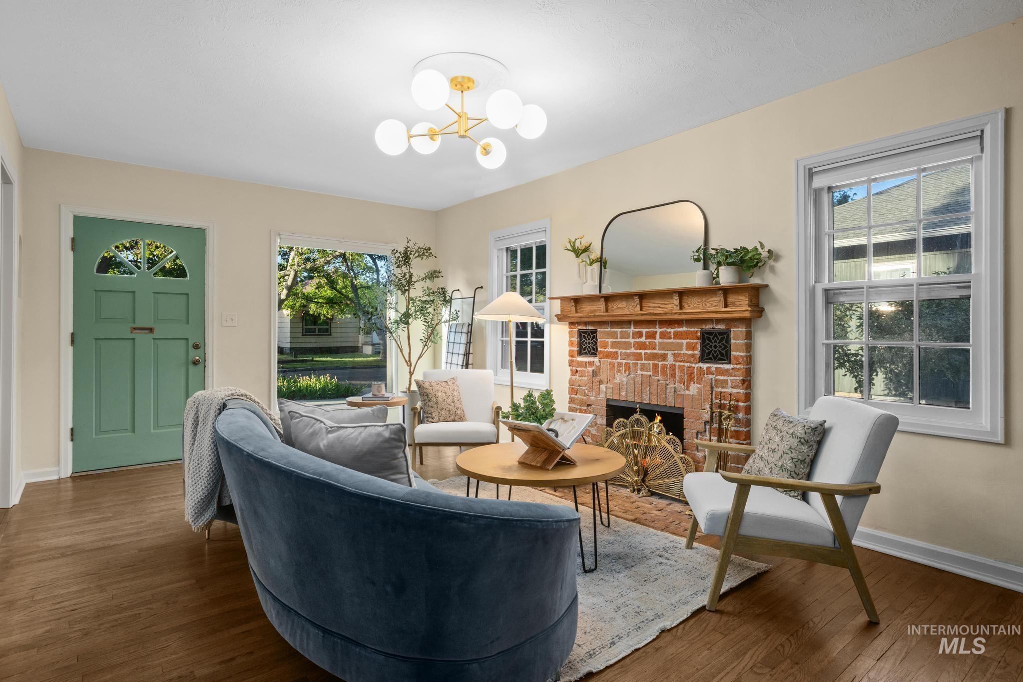 2413 W Woodlawn Ave, Boise, Idaho 83702-3853, 3 Bedrooms, 2 Bathrooms, Residential For Sale, Price $699,000, 98987237