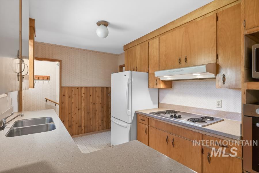 1825 Orchard Ave, Moscow, Idaho 83843, 3 Bedrooms, 2 Bathrooms, Residential For Sale, Price $572,000, 98987245