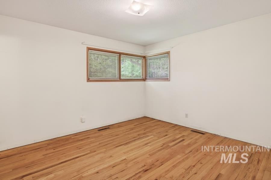 1825 Orchard Ave, Moscow, Idaho 83843, 3 Bedrooms, 2 Bathrooms, Residential For Sale, Price $572,000, 98987245