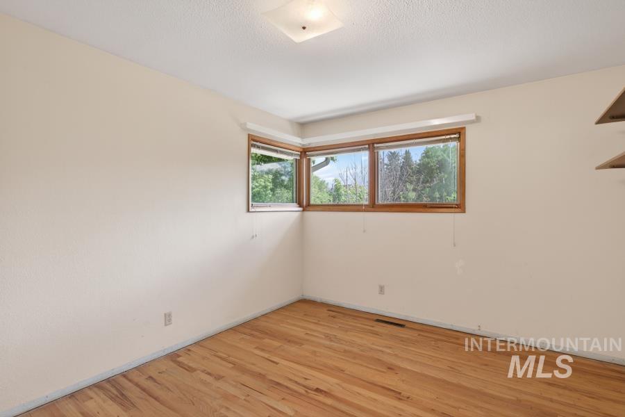 1825 Orchard Ave, Moscow, Idaho 83843, 3 Bedrooms, 2 Bathrooms, Residential For Sale, Price $572,000, 98987245