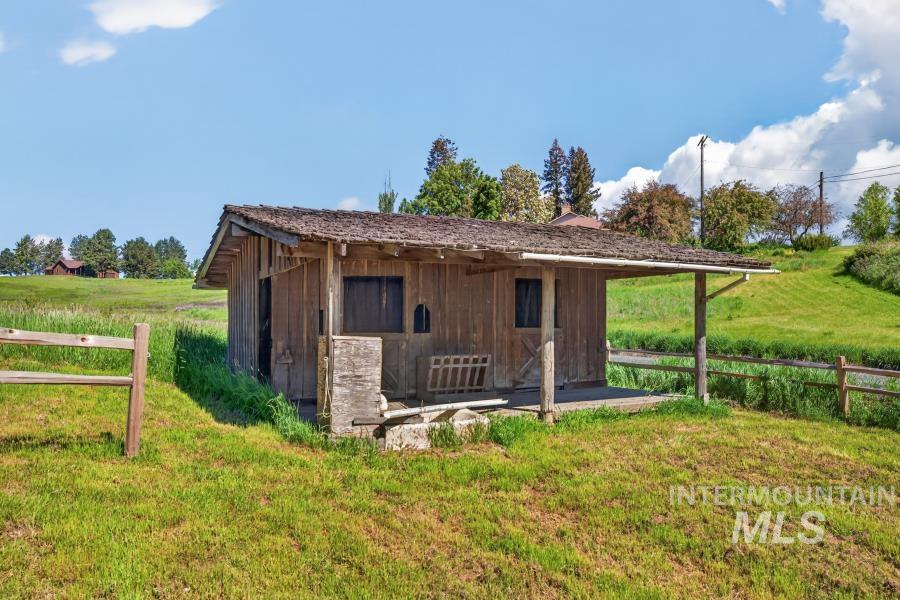 1825 Orchard Ave, Moscow, Idaho 83843, 3 Bedrooms, 2 Bathrooms, Residential For Sale, Price $572,000, 98987245