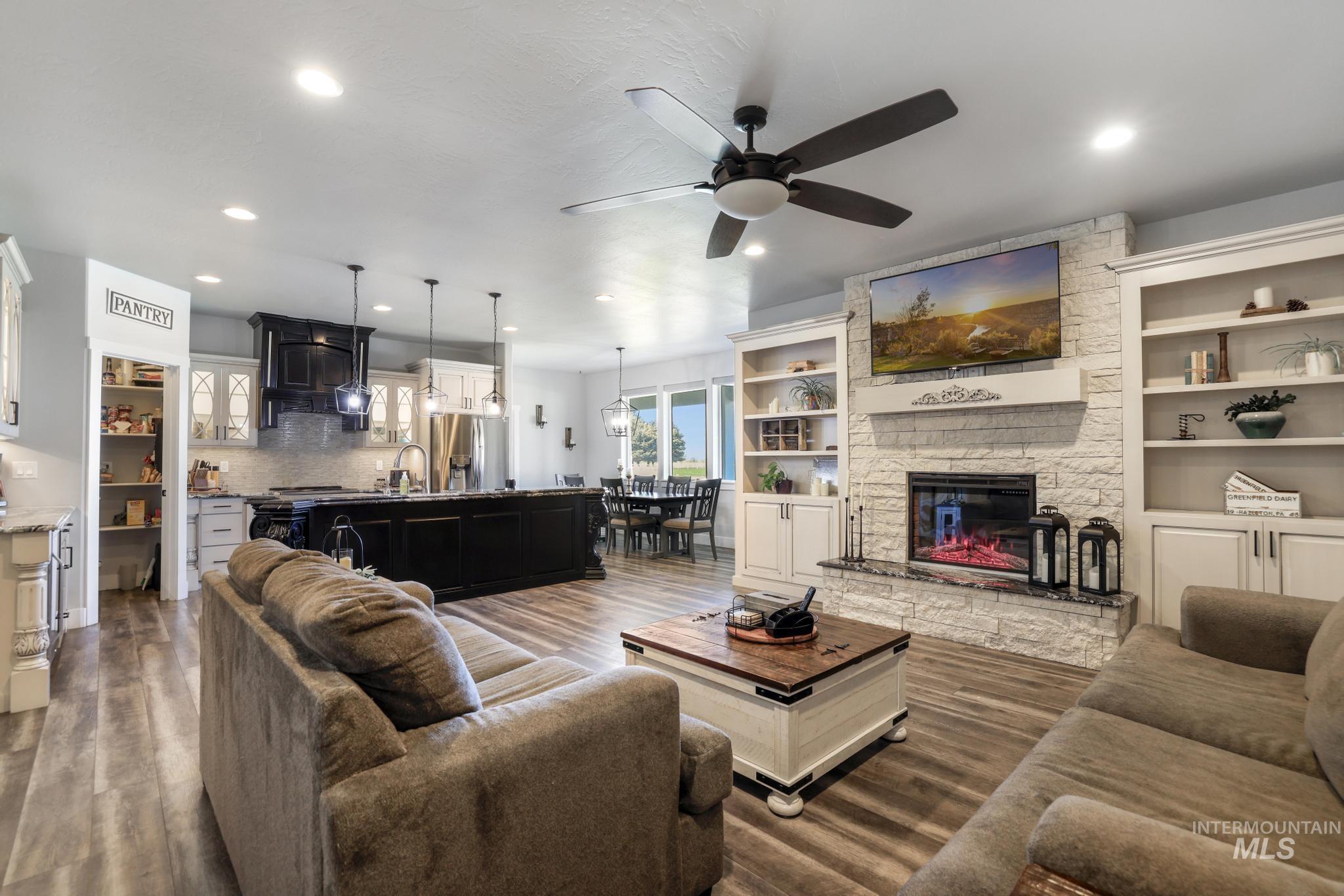 103 S 160 W, Jerome, Idaho 83338, 4 Bedrooms, 3.5 Bathrooms, Residential For Sale, Price $670,000, 98987250