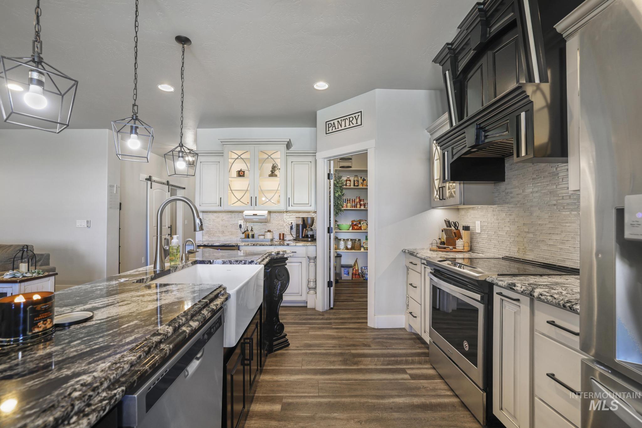 103 S 160 W, Jerome, Idaho 83338, 4 Bedrooms, 3.5 Bathrooms, Residential For Sale, Price $670,000, 98987250