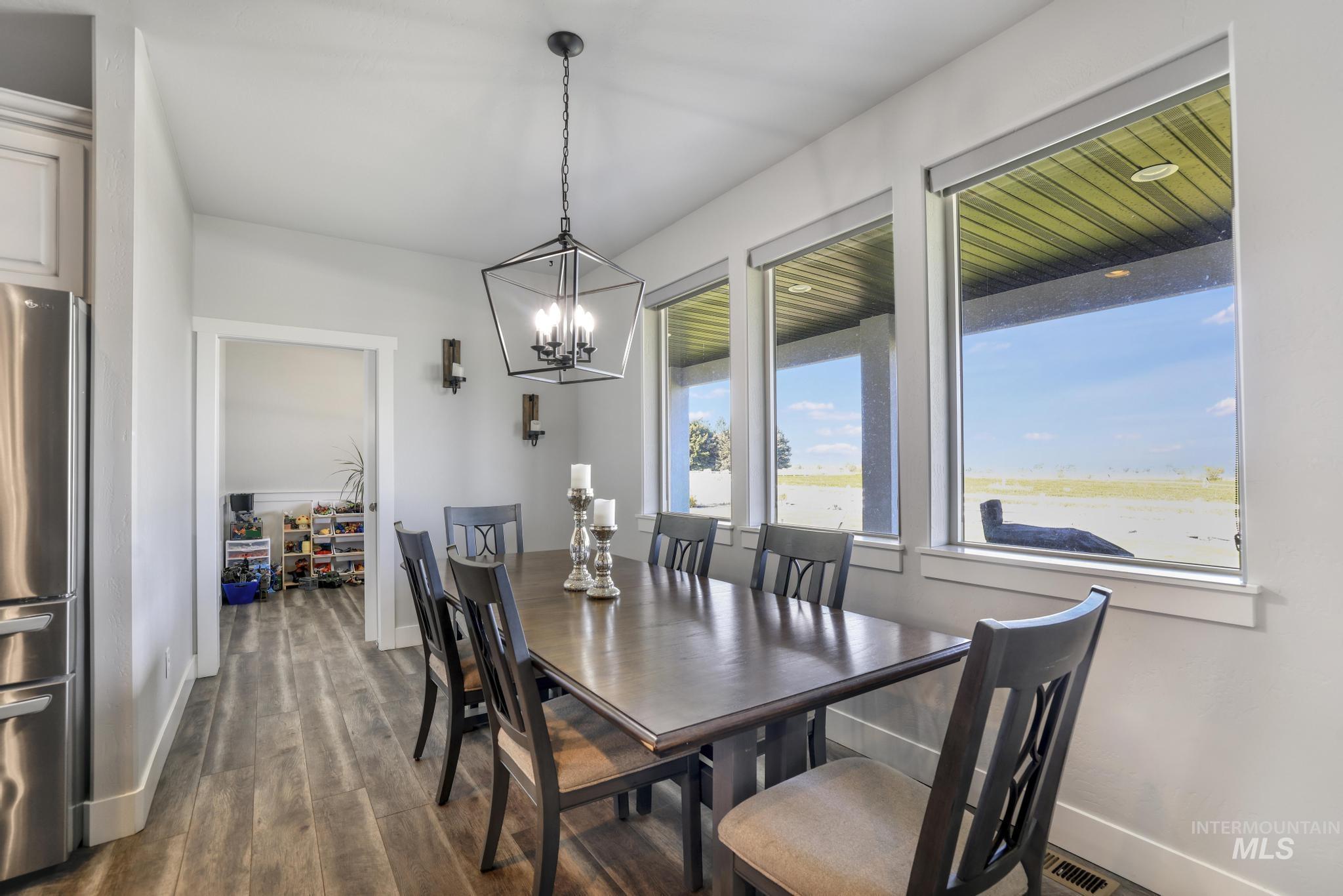 103 S 160 W, Jerome, Idaho 83338, 4 Bedrooms, 3.5 Bathrooms, Residential For Sale, Price $670,000, 98987250