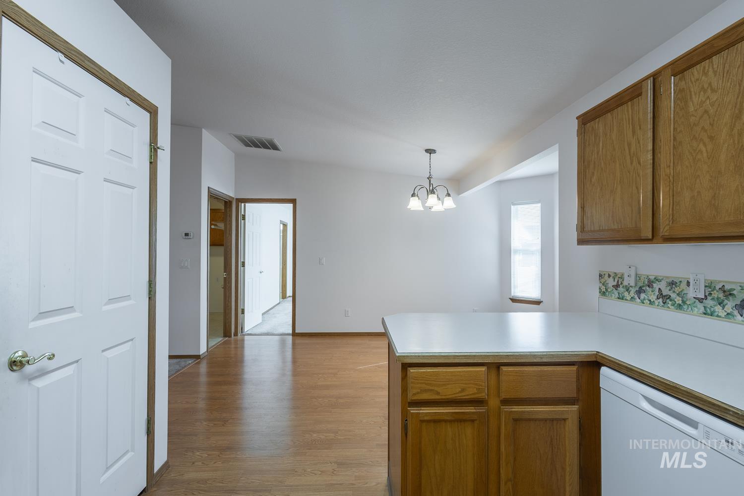 346 B St, Nampa, Idaho 83651, 3 Bedrooms, 2 Bathrooms, Residential For Sale, Price $299,000, 98987251
