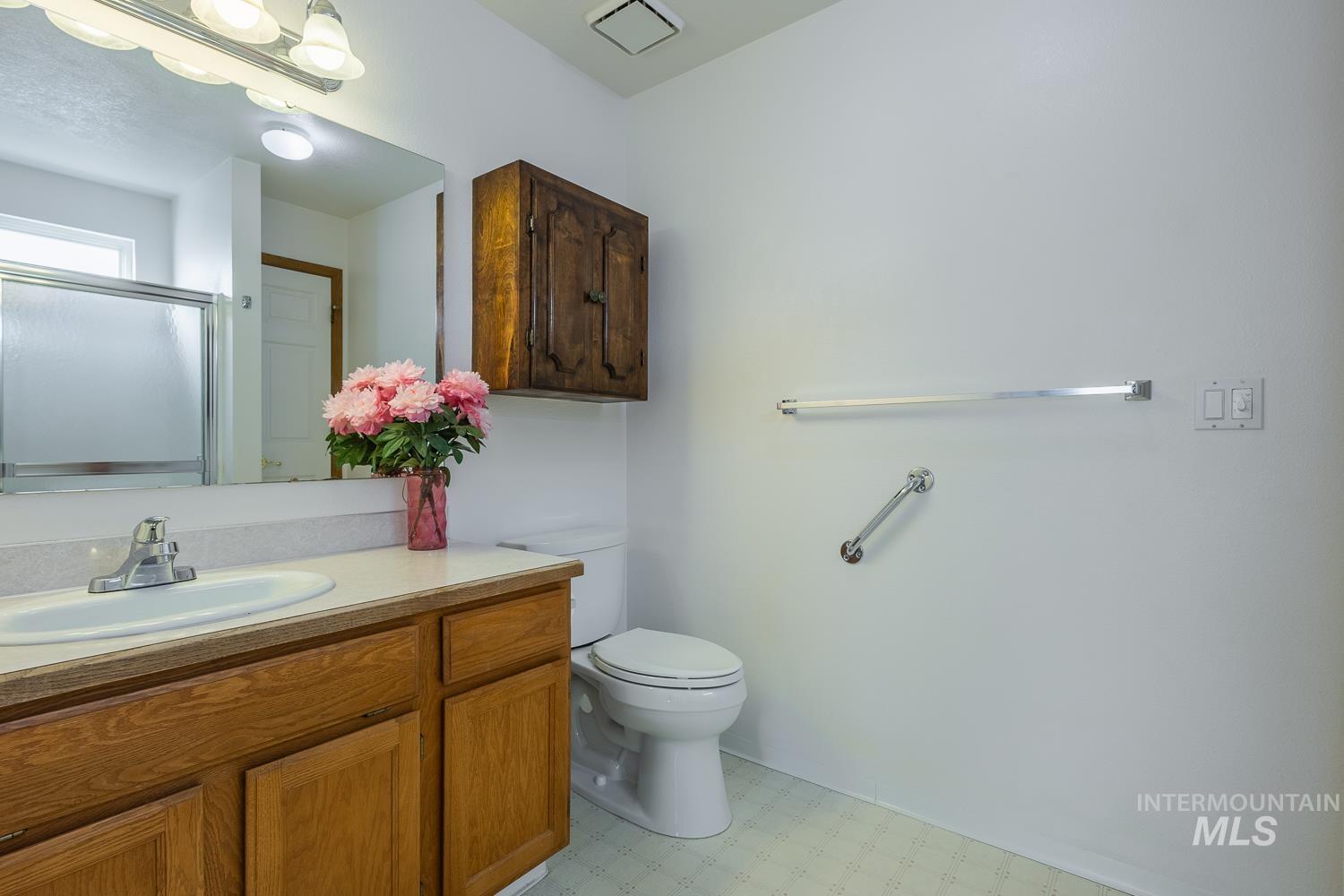 346 B St, Nampa, Idaho 83651, 3 Bedrooms, 2 Bathrooms, Residential For Sale, Price $299,000, 98987251