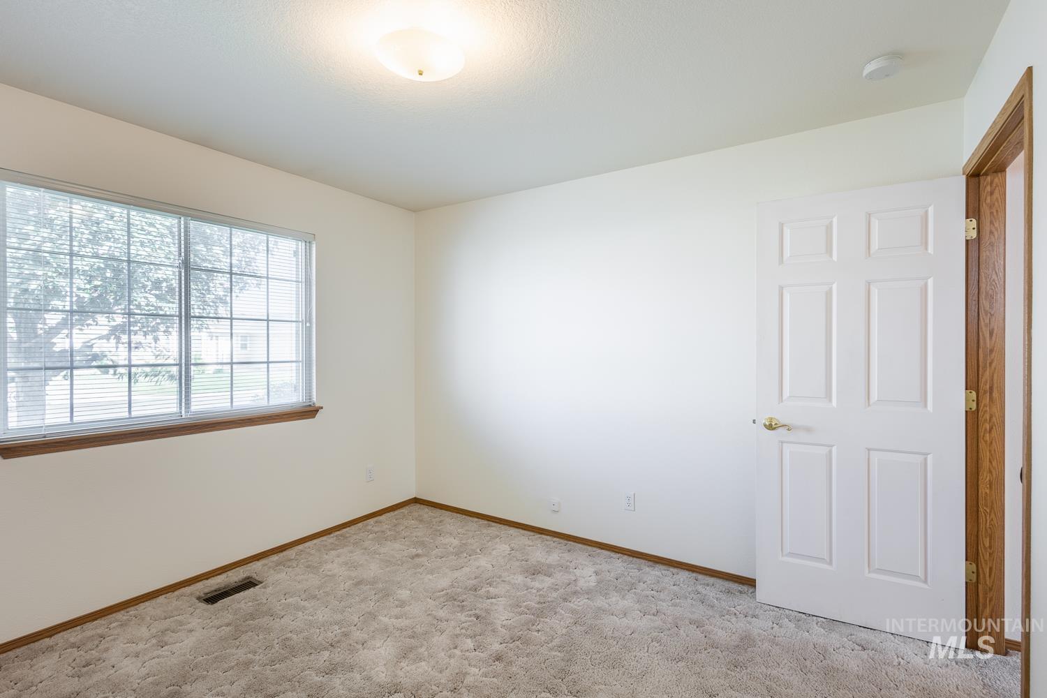 346 B St, Nampa, Idaho 83651, 3 Bedrooms, 2 Bathrooms, Residential For Sale, Price $299,000, 98987251