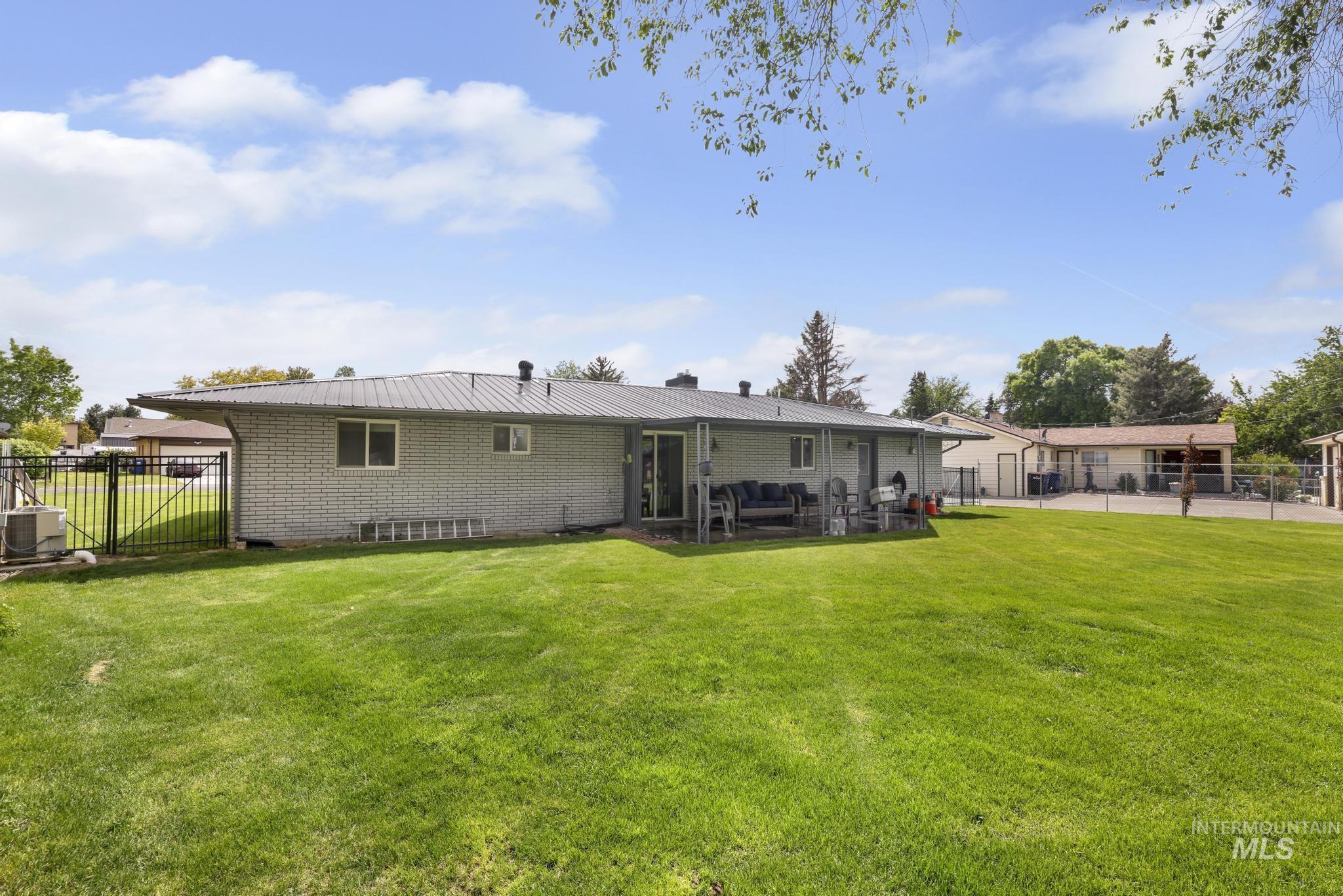 2155 Rancho Vista, Twin Falls, Idaho 83301, 2 Bedrooms, 2 Bathrooms, Residential For Sale, Price $375,000, 98987252