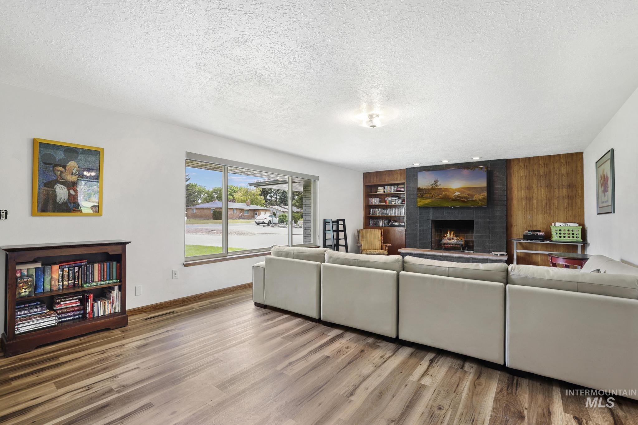 2155 Rancho Vista, Twin Falls, Idaho 83301, 2 Bedrooms, 2 Bathrooms, Residential For Sale, Price $375,000, 98987252