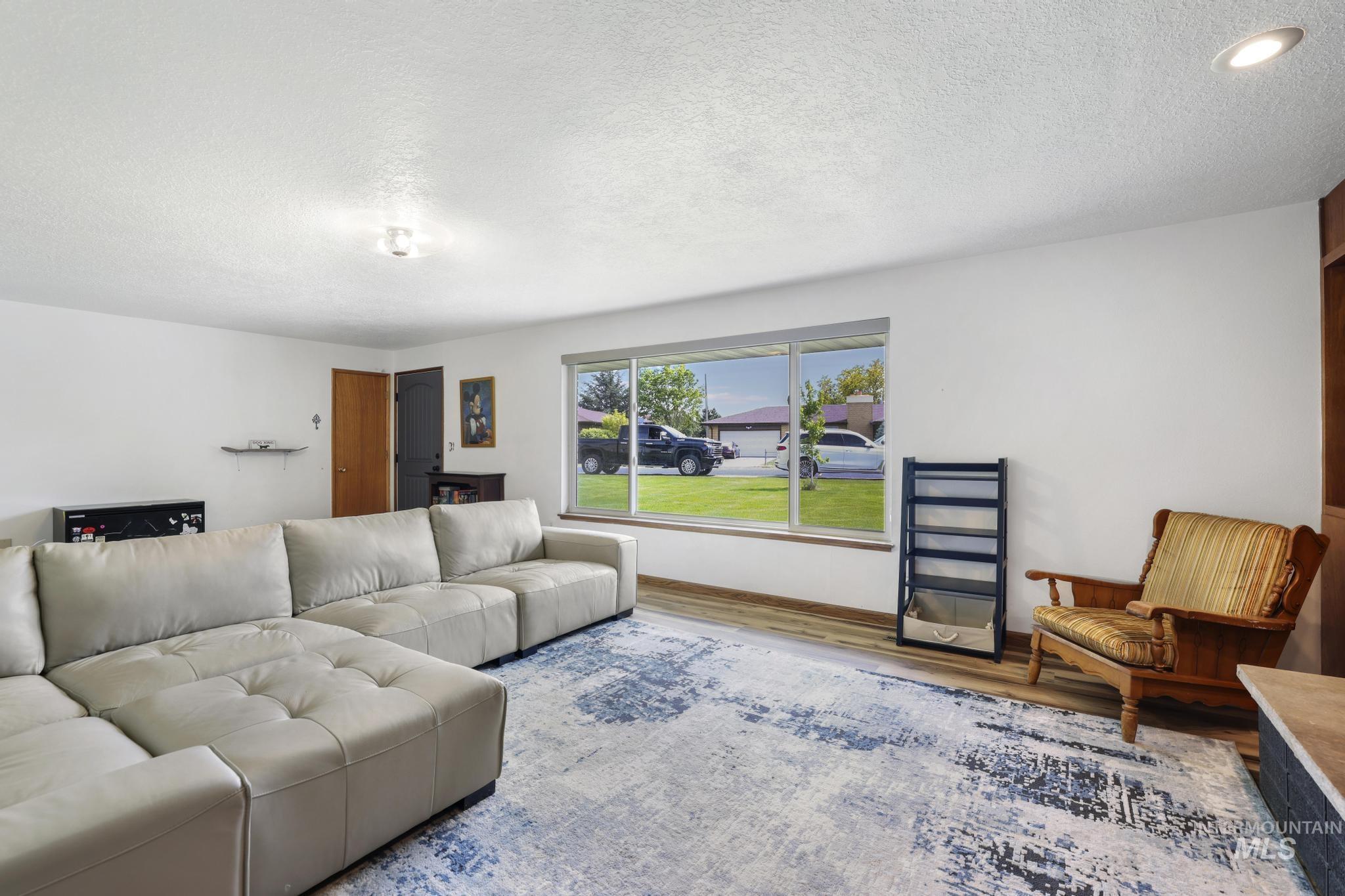 2155 Rancho Vista, Twin Falls, Idaho 83301, 2 Bedrooms, 2 Bathrooms, Residential For Sale, Price $375,000, 98987252
