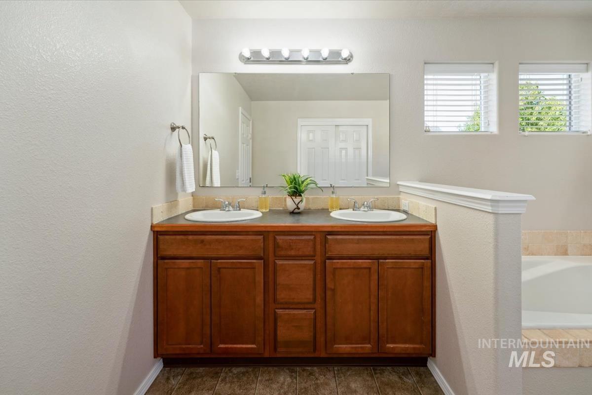 182 E Ironstone Drive, Meridian, Idaho 83646, 4 Bedrooms, 2.5 Bathrooms, Residential For Sale, Price $475,000, 98987256