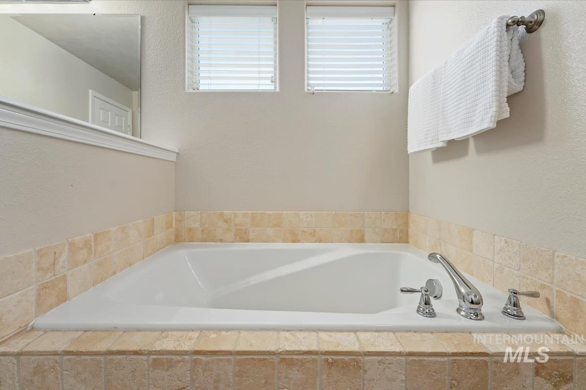 182 E Ironstone Drive, Meridian, Idaho 83646, 4 Bedrooms, 2.5 Bathrooms, Residential For Sale, Price $475,000, 98987256