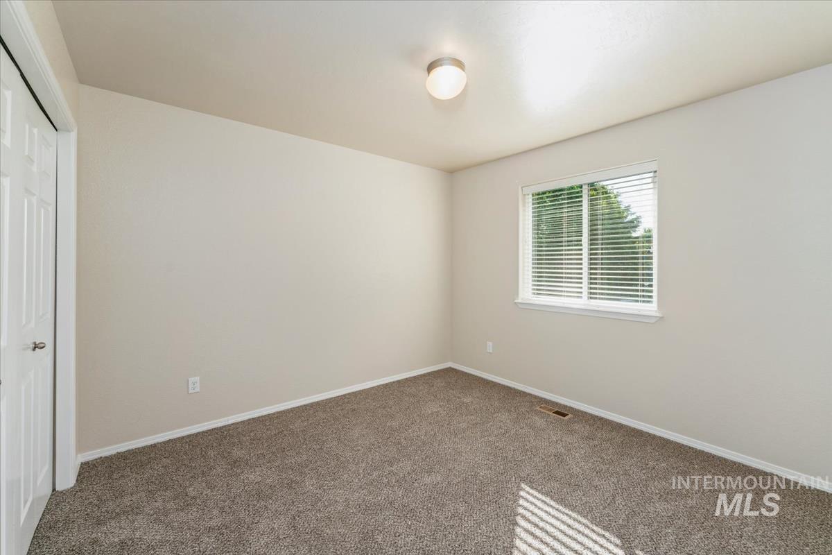 182 E Ironstone Drive, Meridian, Idaho 83646, 4 Bedrooms, 2.5 Bathrooms, Residential For Sale, Price $475,000, 98987256