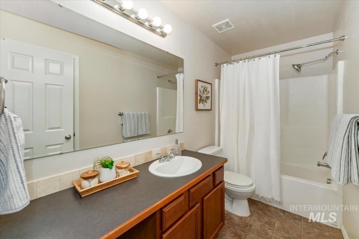 182 E Ironstone Drive, Meridian, Idaho 83646, 4 Bedrooms, 2.5 Bathrooms, Residential For Sale, Price $475,000, 98987256