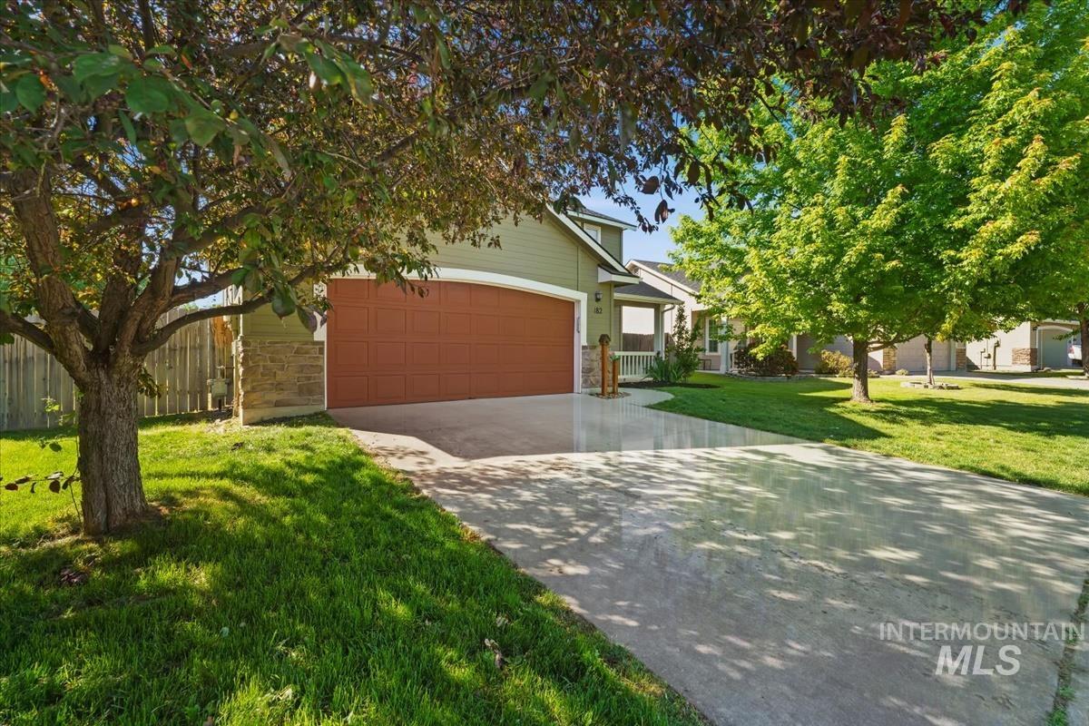 182 E Ironstone Drive, Meridian, Idaho 83646, 4 Bedrooms, 2.5 Bathrooms, Residential For Sale, Price $475,000, 98987256