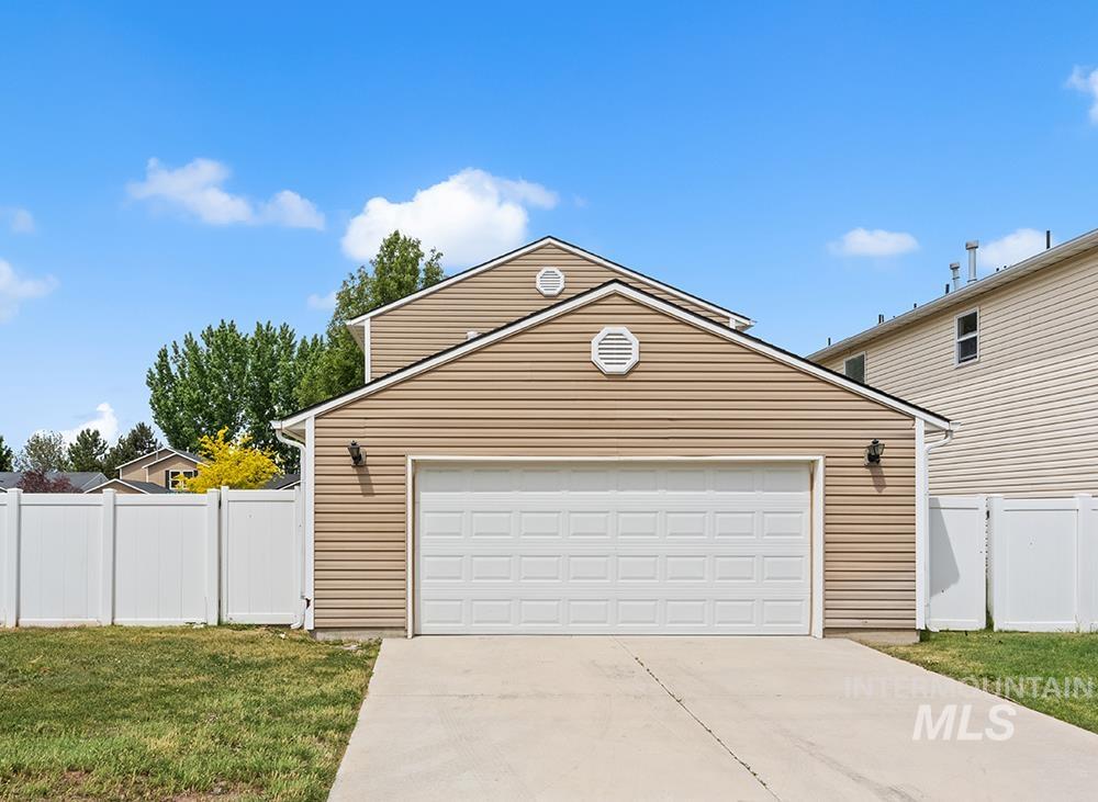 9563 W Weir Hollis Dr., Boise, Idaho 83709, 3 Bedrooms, 2.5 Bathrooms, Residential For Sale, Price $399,990, 98987257