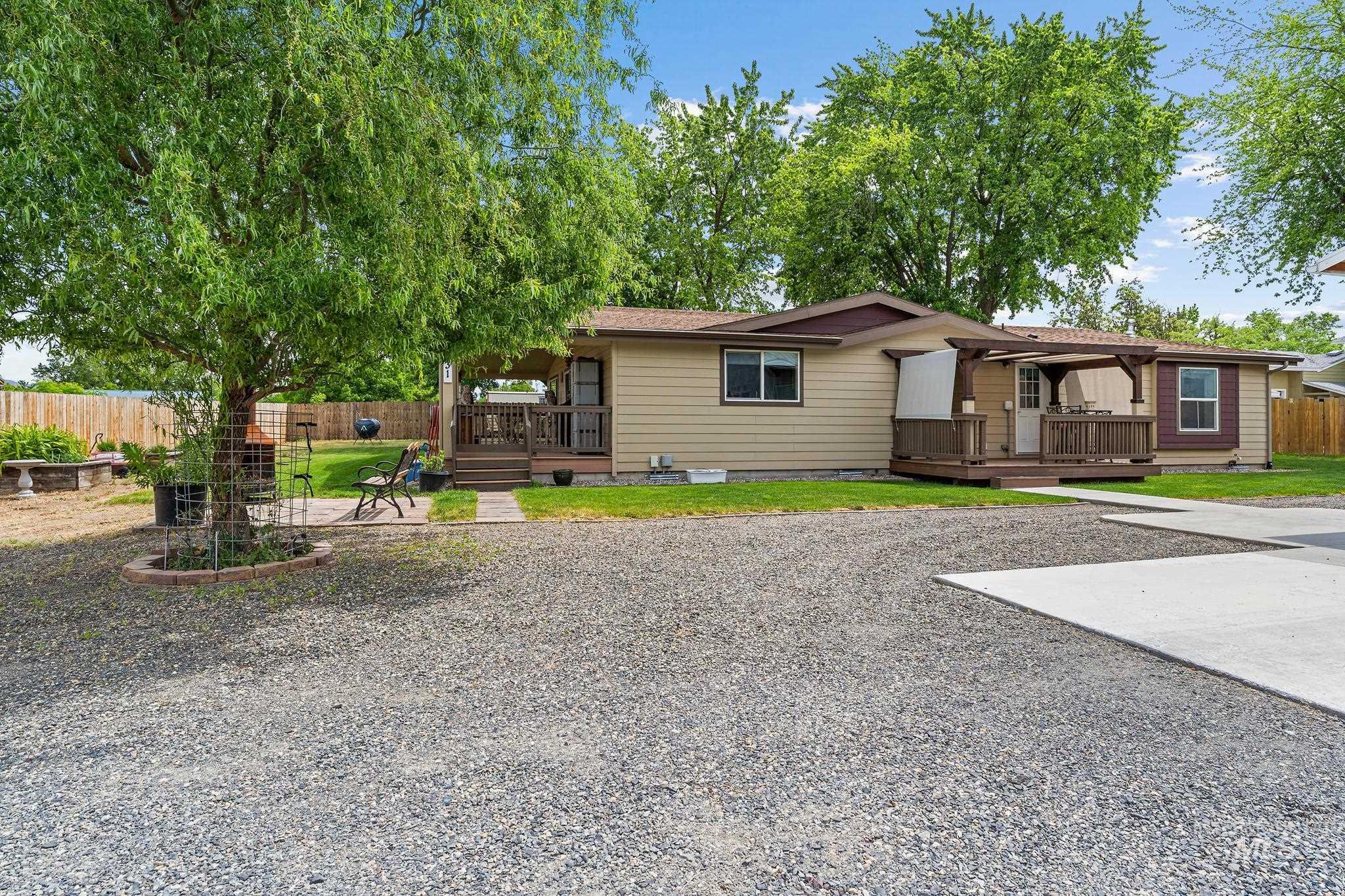 731 14th Street, Clarkston, Washington 99403, 3 Bedrooms, 3 Bathrooms, Residential For Sale, Price $440,000, 98987259