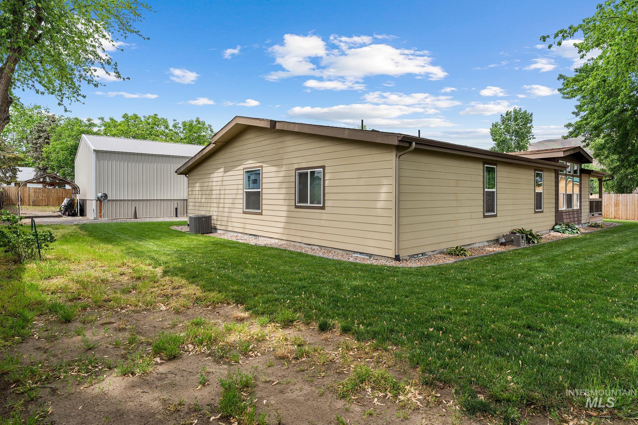 731 14th Street, Clarkston, Washington 99403, 3 Bedrooms, 3 Bathrooms, Residential For Sale, Price $440,000, 98987259