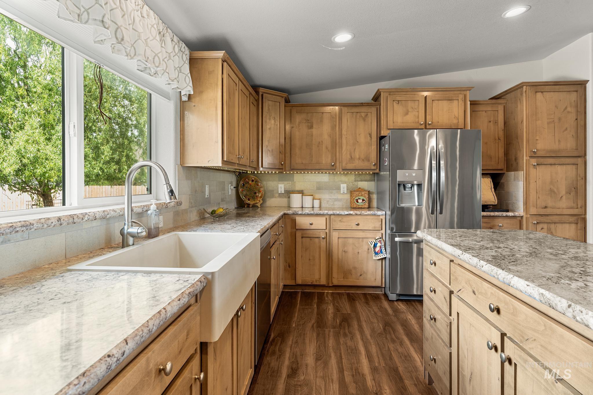 731 14th Street, Clarkston, Washington 99403, 3 Bedrooms, 3 Bathrooms, Residential For Sale, Price $440,000, 98987259