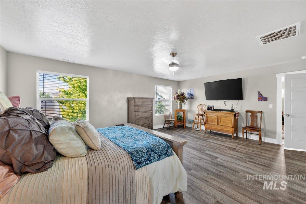 3080 W Everest St, Meridian, Idaho 83646, 4 Bedrooms, 2.5 Bathrooms, Residential For Sale, Price $575,000, 98987266