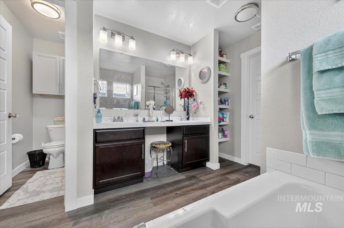 3080 W Everest St, Meridian, Idaho 83646, 4 Bedrooms, 2.5 Bathrooms, Residential For Sale, Price $575,000, 98987266