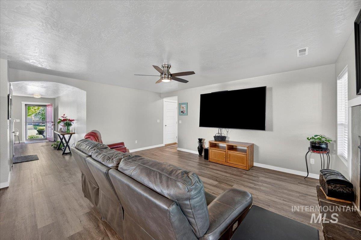 3080 W Everest St, Meridian, Idaho 83646, 4 Bedrooms, 2.5 Bathrooms, Residential For Sale, Price $575,000, 98987266