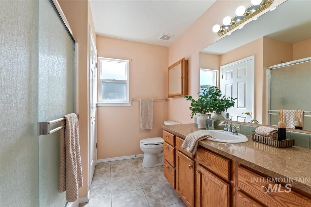 170 E Carmel Dr., Meridian, Idaho 83646, 3 Bedrooms, 2 Bathrooms, Residential For Sale, Price $379,000, 98987267
