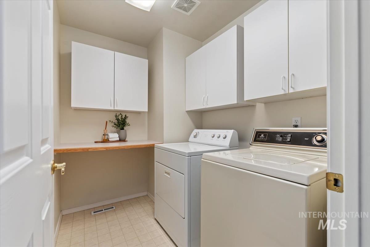 170 E Carmel Dr., Meridian, Idaho 83646, 3 Bedrooms, 2 Bathrooms, Residential For Sale, Price $379,000, 98987267