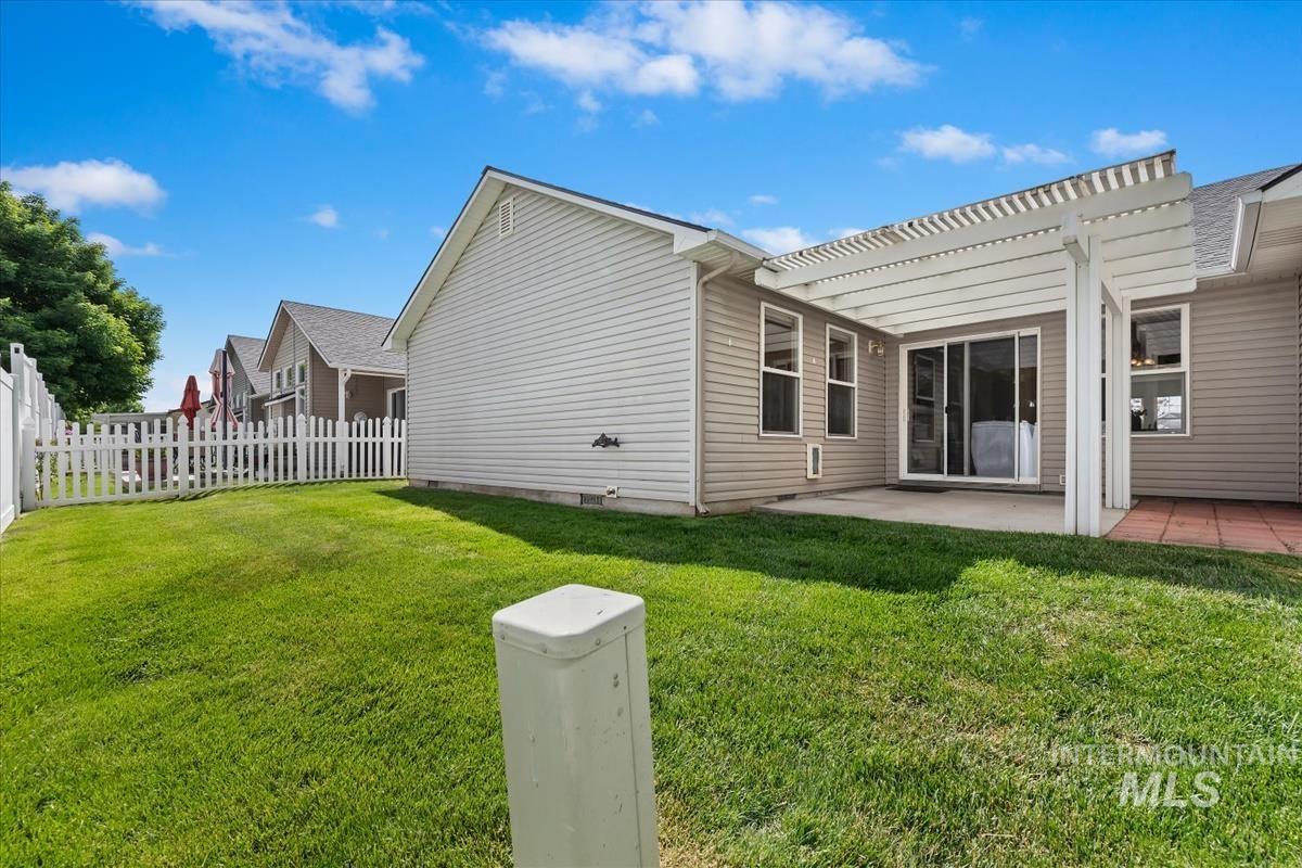 170 E Carmel Dr., Meridian, Idaho 83646, 3 Bedrooms, 2 Bathrooms, Residential For Sale, Price $379,000, 98987267