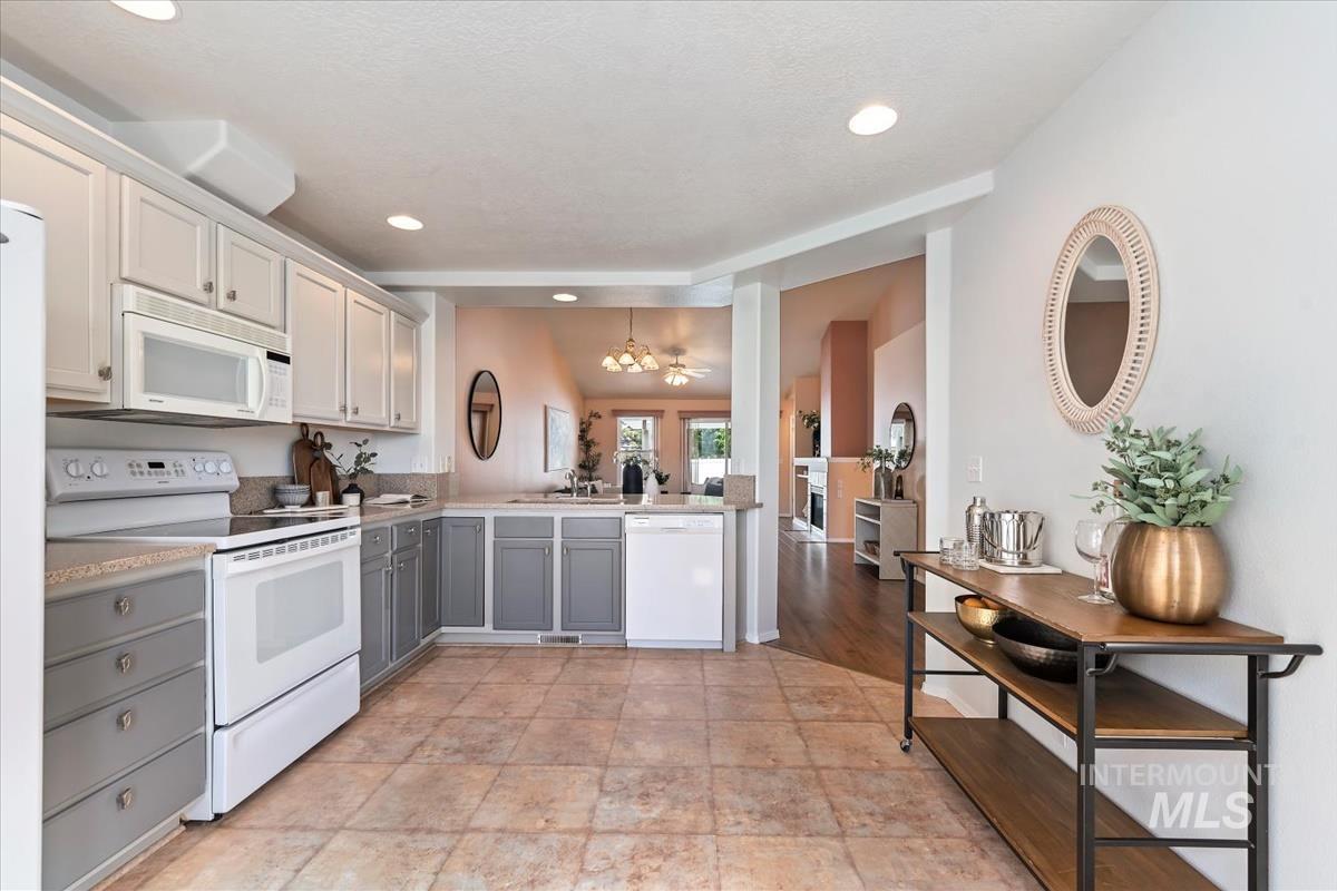 170 E Carmel Dr., Meridian, Idaho 83646, 3 Bedrooms, 2 Bathrooms, Residential For Sale, Price $379,000, 98987267