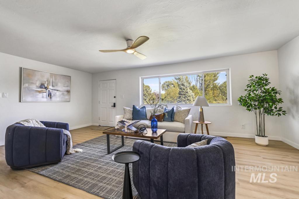 1069 W Filer Ave, Twin Falls, Idaho 83301, 5 Bedrooms, 2.5 Bathrooms, Residential For Sale, Price $489,000, 98987270