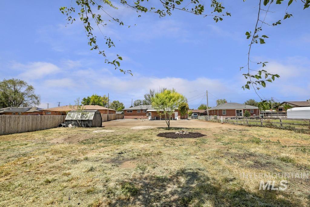 1069 W Filer Ave, Twin Falls, Idaho 83301, 5 Bedrooms, 2.5 Bathrooms, Residential For Sale, Price $489,000, 98987270