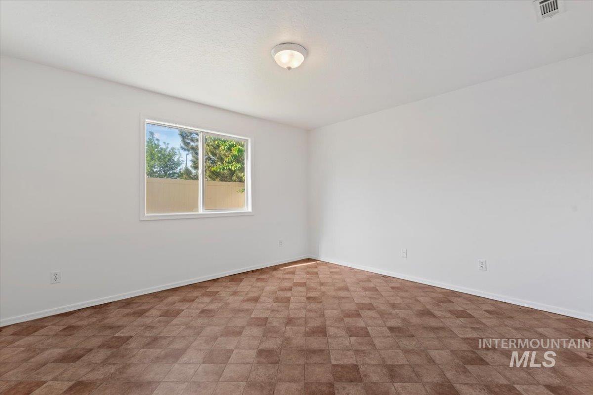 10773 Gossamer St, Nampa, Idaho 83687, 3 Bedrooms, 2 Bathrooms, Residential For Sale, Price $380,000, 98987272