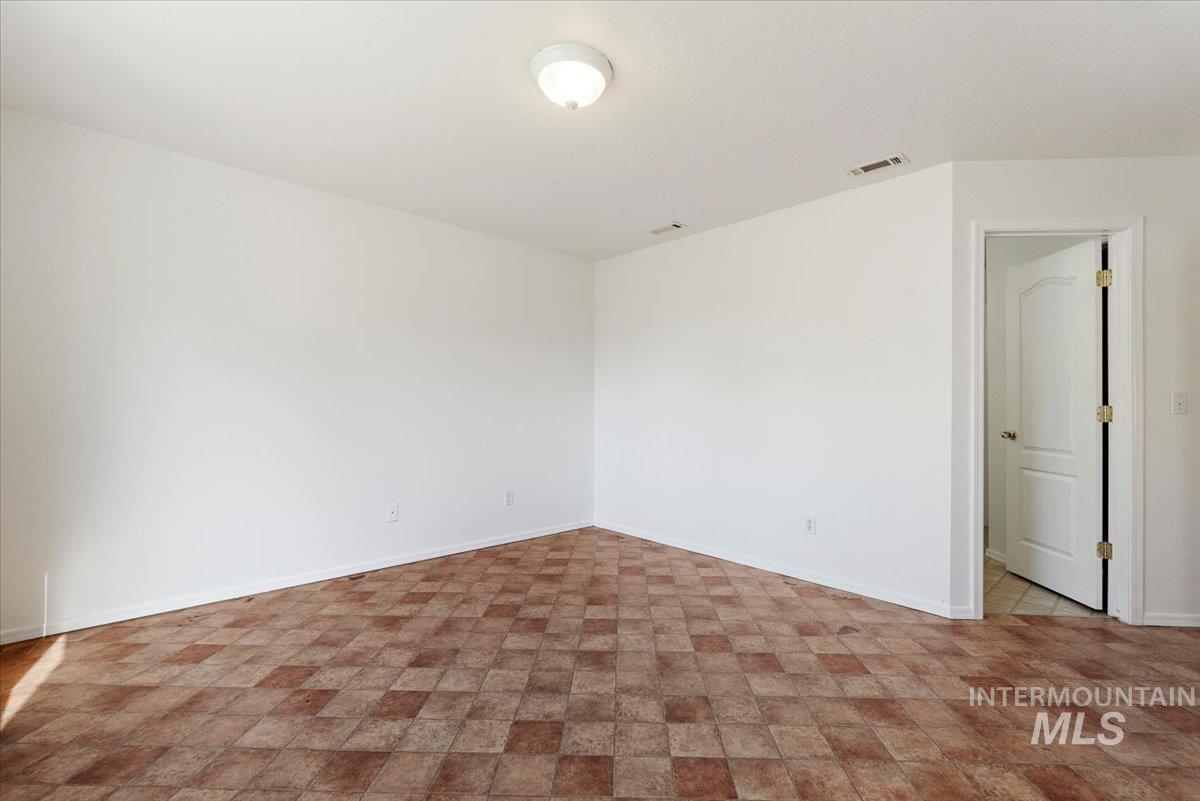 10773 Gossamer St, Nampa, Idaho 83687, 3 Bedrooms, 2 Bathrooms, Residential For Sale, Price $380,000, 98987272