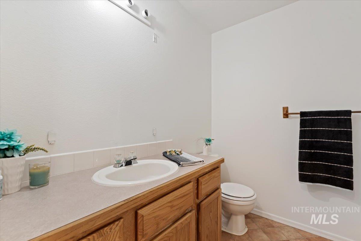 10773 Gossamer St, Nampa, Idaho 83687, 3 Bedrooms, 2 Bathrooms, Residential For Sale, Price $380,000, 98987272