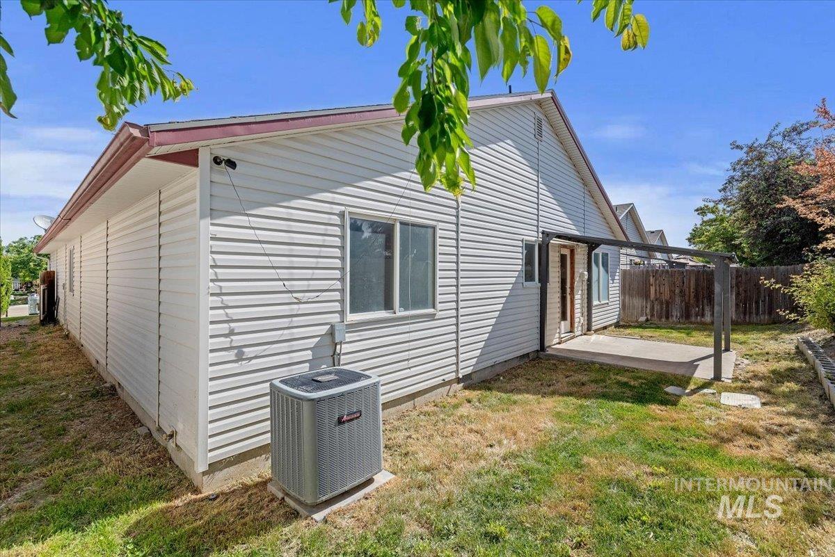 10773 Gossamer St, Nampa, Idaho 83687, 3 Bedrooms, 2 Bathrooms, Residential For Sale, Price $380,000, 98987272