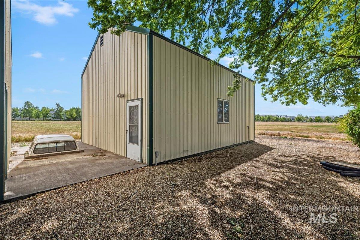 1807 S Linder Rd, Meridian, Idaho 83642, 3 Bedrooms, 2.5 Bathrooms, Residential For Sale, Price $879,900, 98987273