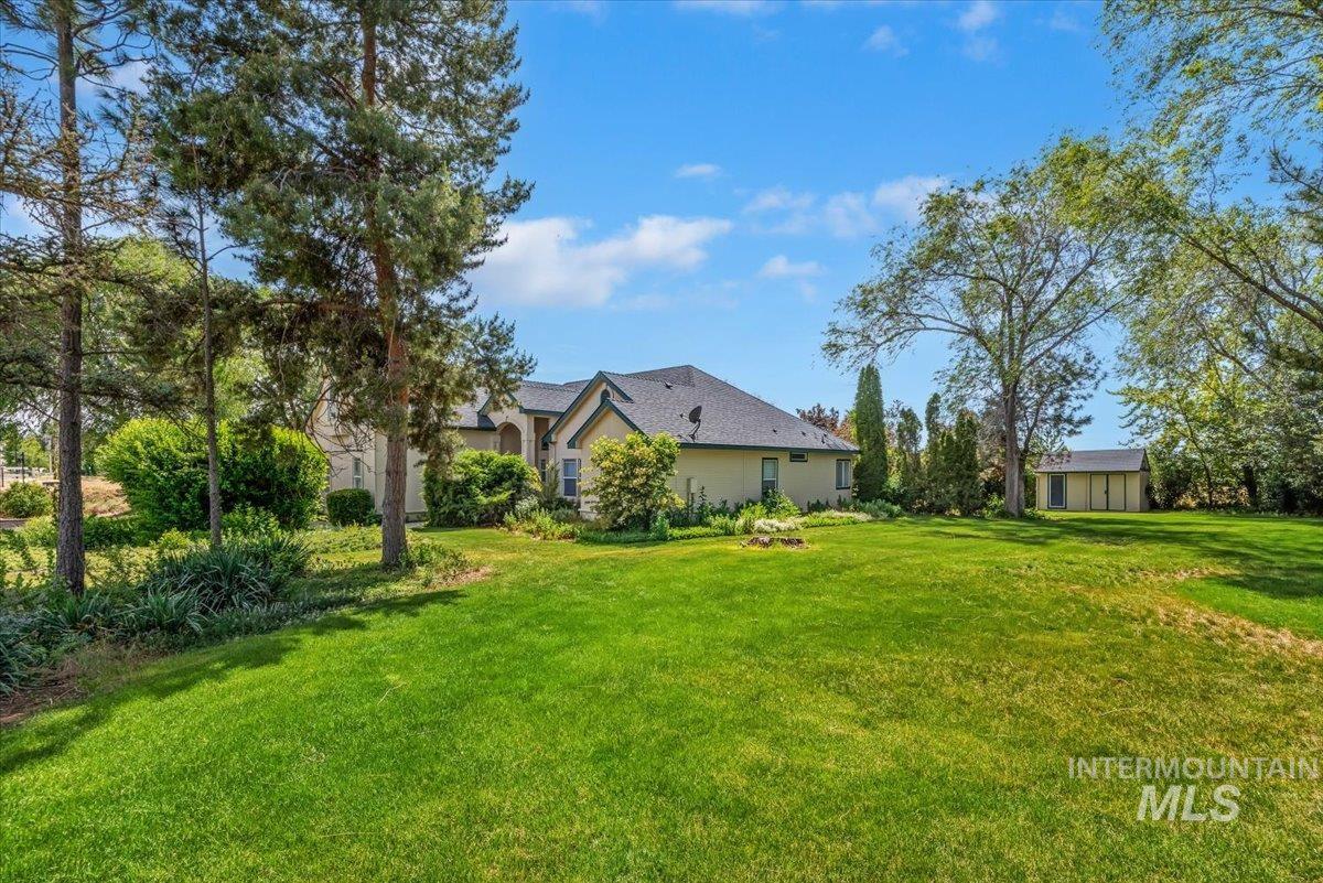 1807 S Linder Rd, Meridian, Idaho 83642, 3 Bedrooms, 2.5 Bathrooms, Residential For Sale, Price $879,900, 98987273