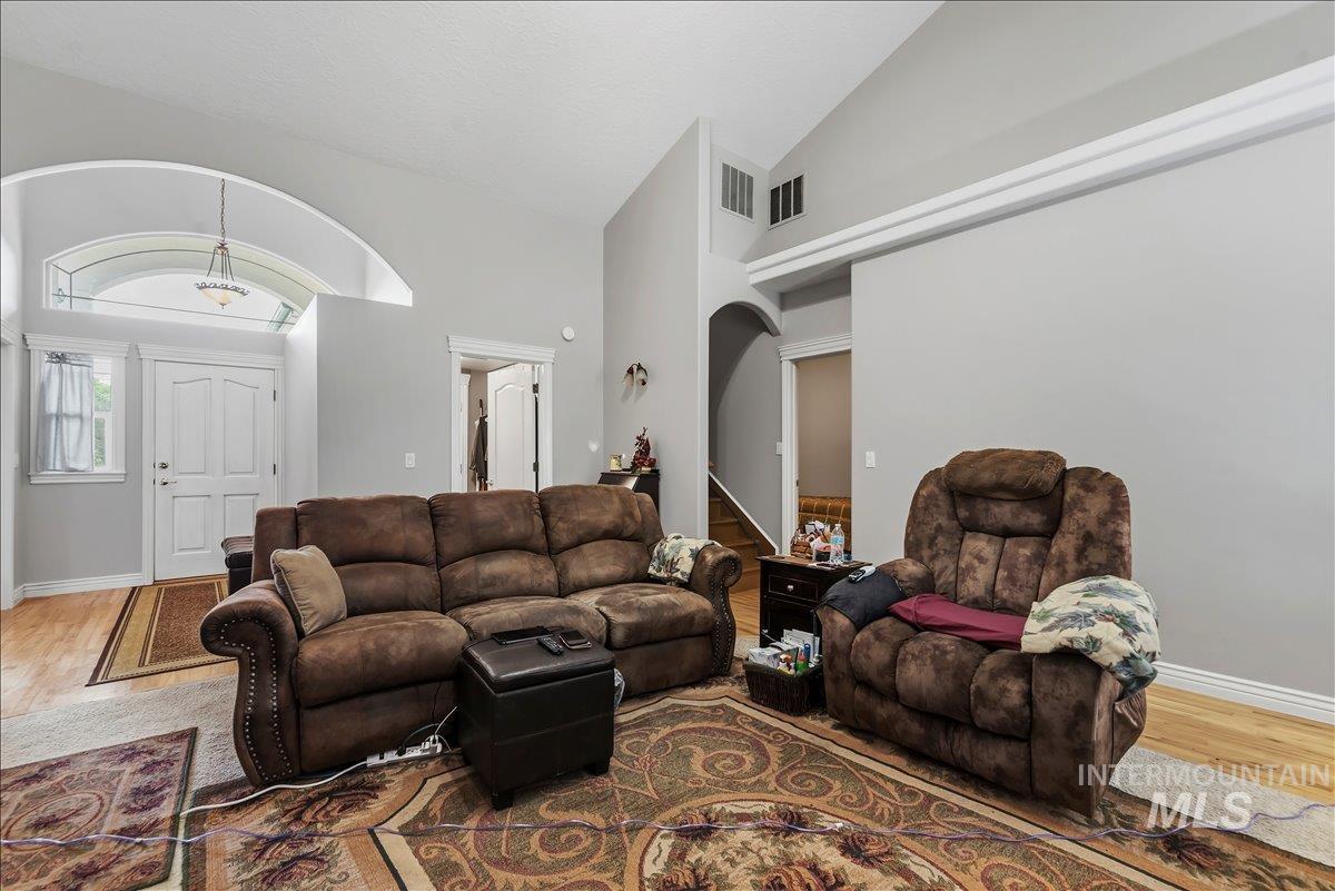 1807 S Linder Rd, Meridian, Idaho 83642, 3 Bedrooms, 2.5 Bathrooms, Residential For Sale, Price $879,900, 98987273