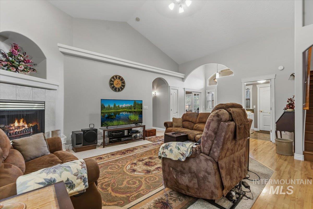 1807 S Linder Rd, Meridian, Idaho 83642, 3 Bedrooms, 2.5 Bathrooms, Residential For Sale, Price $879,900, 98987273