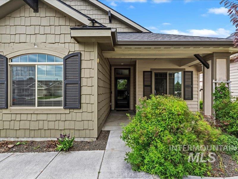 5821 W Quintale, Meridian, Idaho 83646, 3 Bedrooms, 2 Bathrooms, Residential For Sale, Price $565,000, 98987274