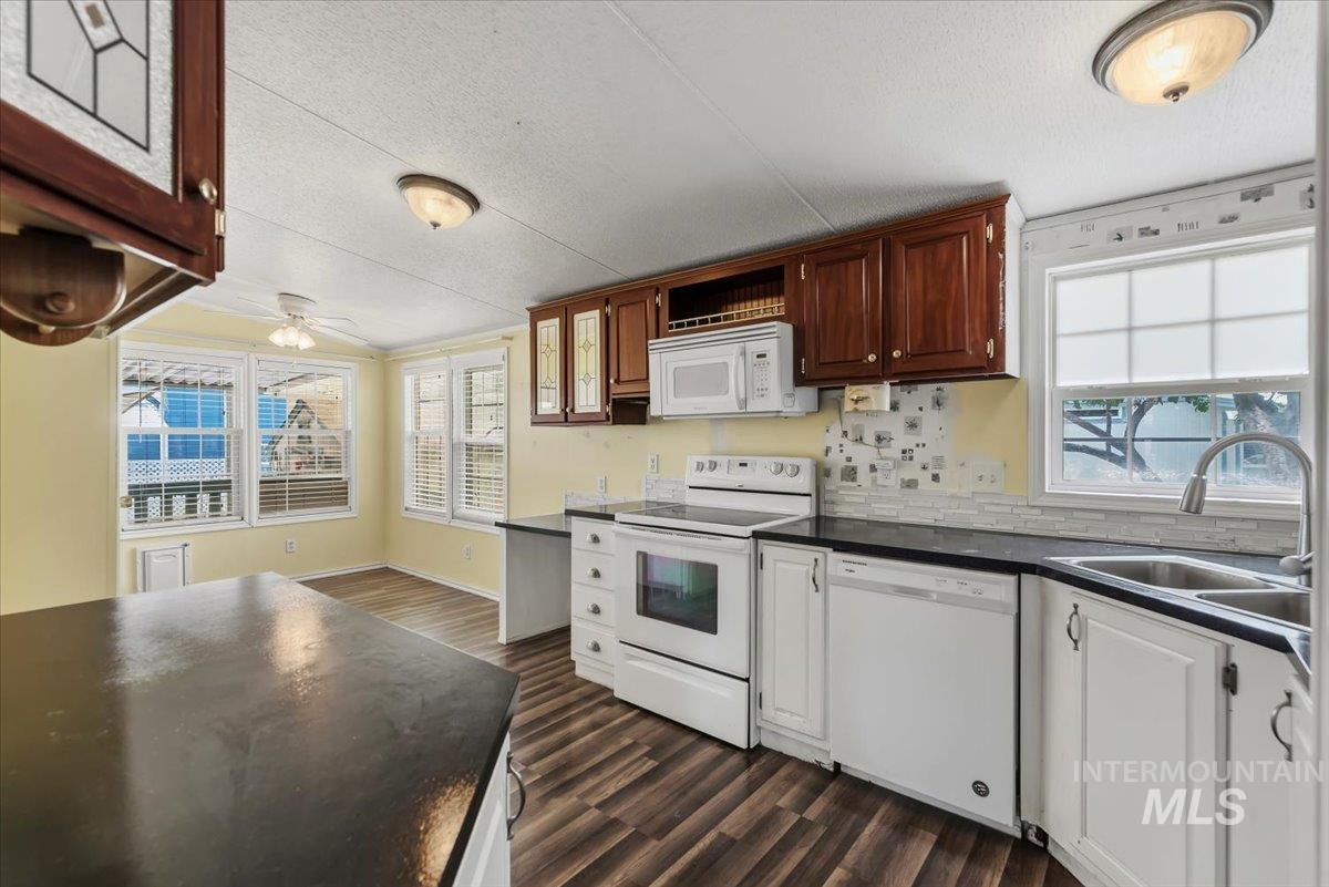 700 E Fairview Ave #17, Meridian, Idaho 83642, 3 Bedrooms, 2 Bathrooms, Residential For Sale, Price $150,000, 98987275