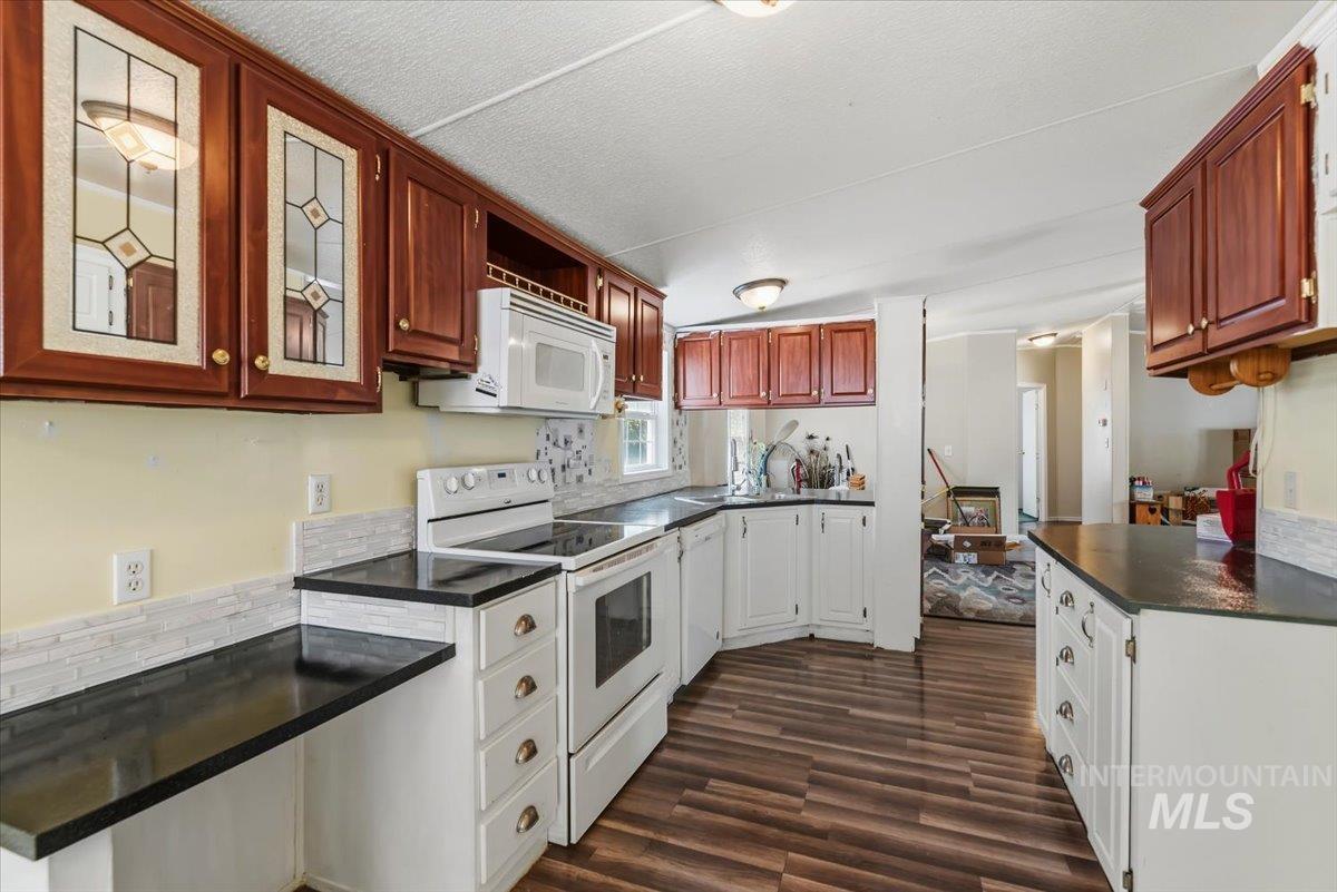 700 E Fairview Ave #17, Meridian, Idaho 83642, 3 Bedrooms, 2 Bathrooms, Residential For Sale, Price $150,000, 98987275