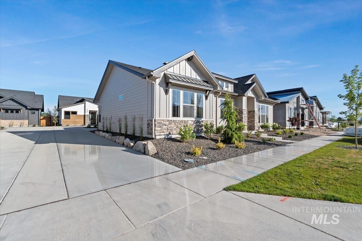11163 S Corballis Ln, Kuna, Idaho 83634, 3 Bedrooms, 2 Bathrooms, Residential For Sale, Price $489,880, 98987278