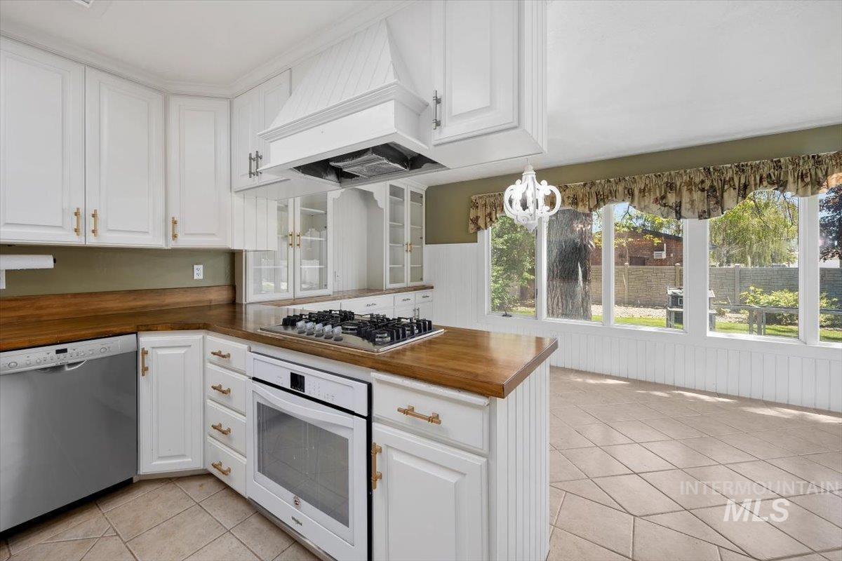 813 7th, Rupert, Idaho 83350, 5 Bedrooms, 2 Bathrooms, Residential For Sale, Price $625,000, 98987280