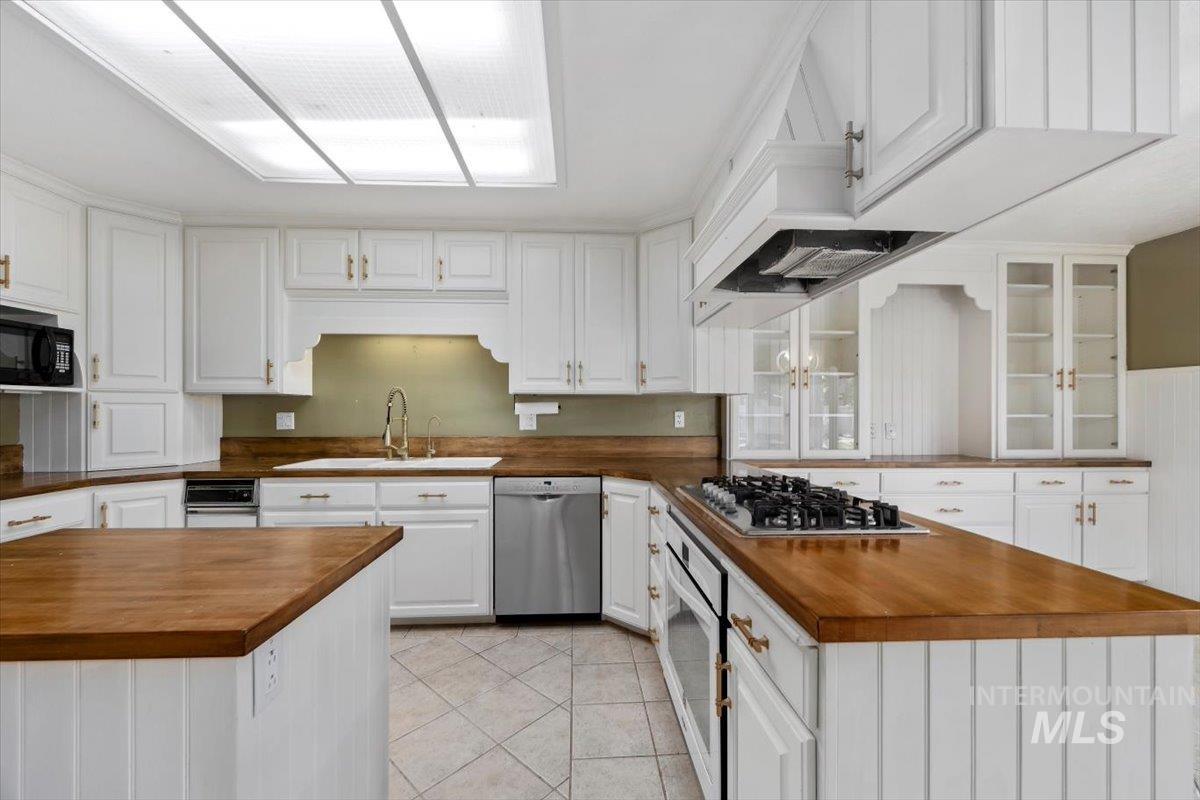 813 7th, Rupert, Idaho 83350, 5 Bedrooms, 2 Bathrooms, Residential For Sale, Price $625,000, 98987280