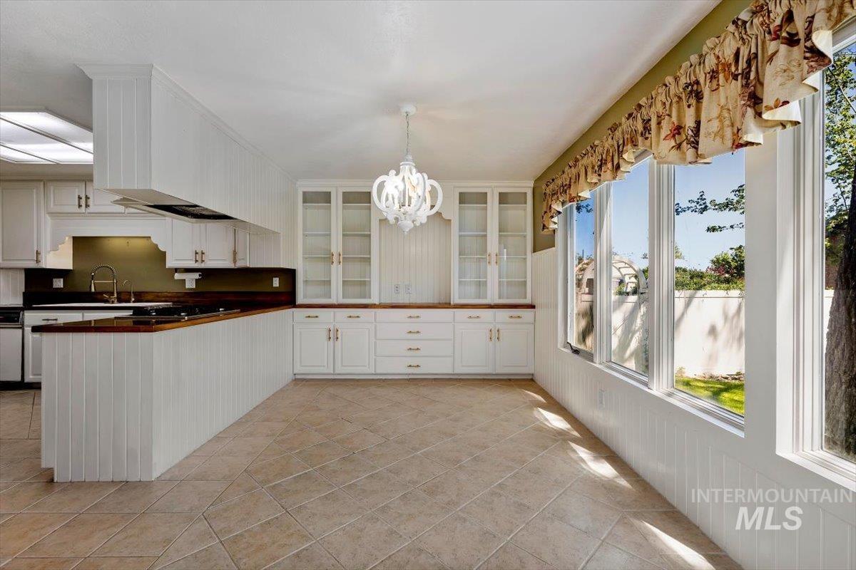 813 7th, Rupert, Idaho 83350, 5 Bedrooms, 2 Bathrooms, Residential For Sale, Price $625,000, 98987280