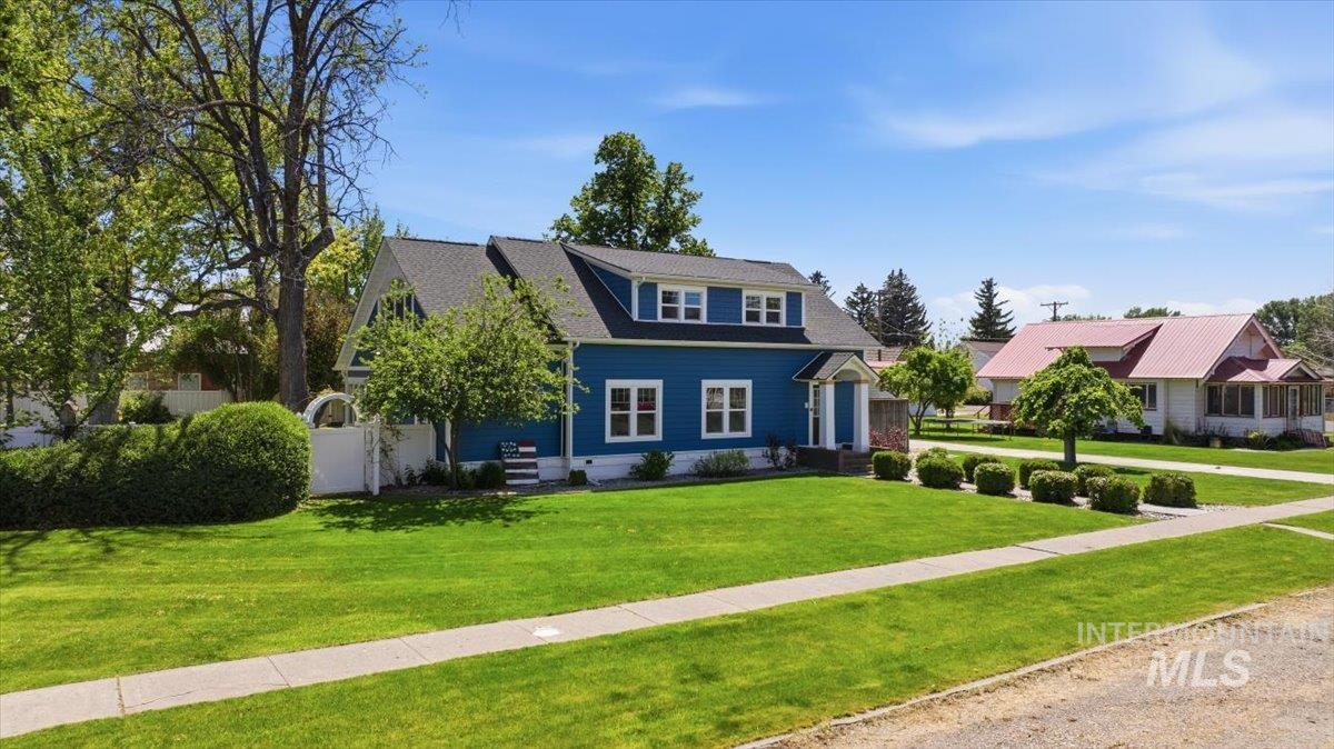 813 7th, Rupert, Idaho 83350, 5 Bedrooms, 2 Bathrooms, Residential For Sale, Price $625,000, 98987280
