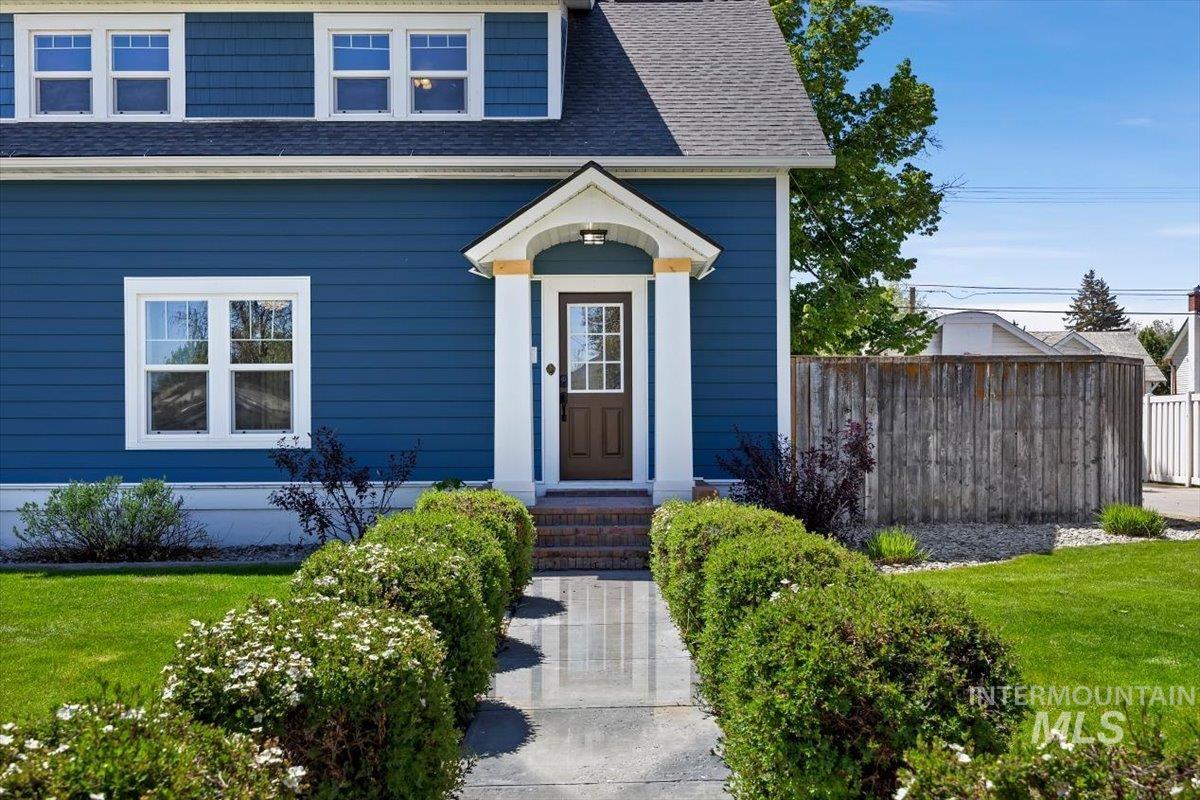 813 7th, Rupert, Idaho 83350, 5 Bedrooms, 2 Bathrooms, Residential For Sale, Price $625,000, 98987280