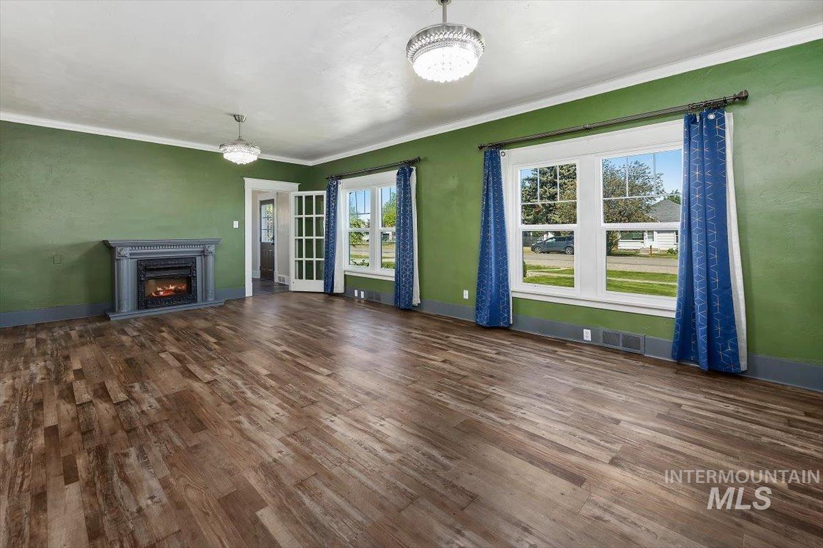 813 7th, Rupert, Idaho 83350, 5 Bedrooms, 2 Bathrooms, Residential For Sale, Price $625,000, 98987280